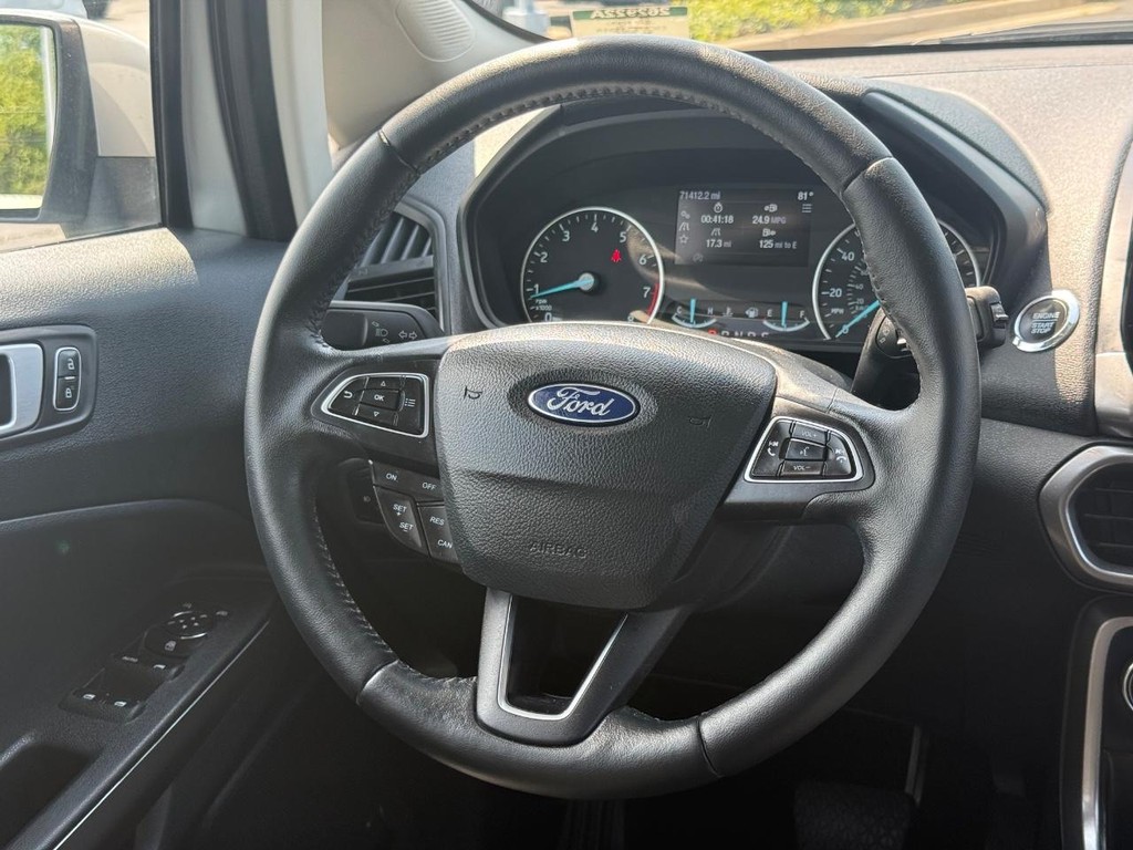 Ford EcoSport Vehicle Full-screen Gallery Image 13