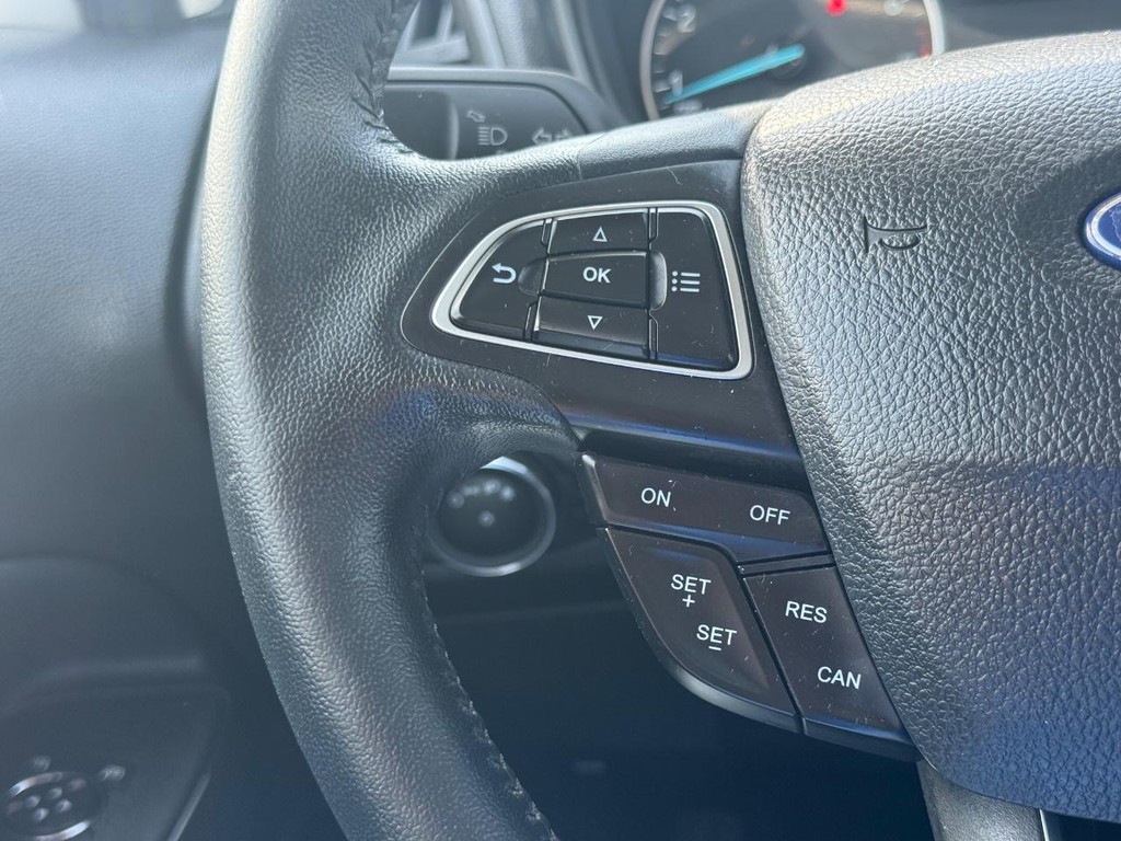 Ford EcoSport Vehicle Full-screen Gallery Image 14