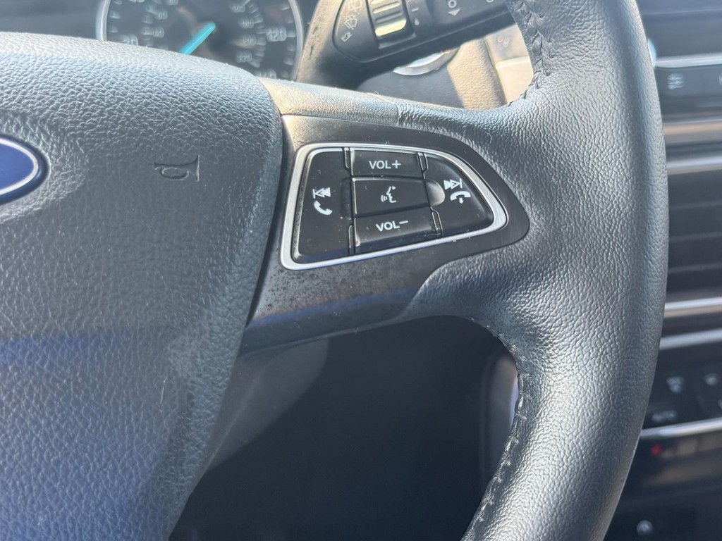 Ford EcoSport Vehicle Full-screen Gallery Image 15