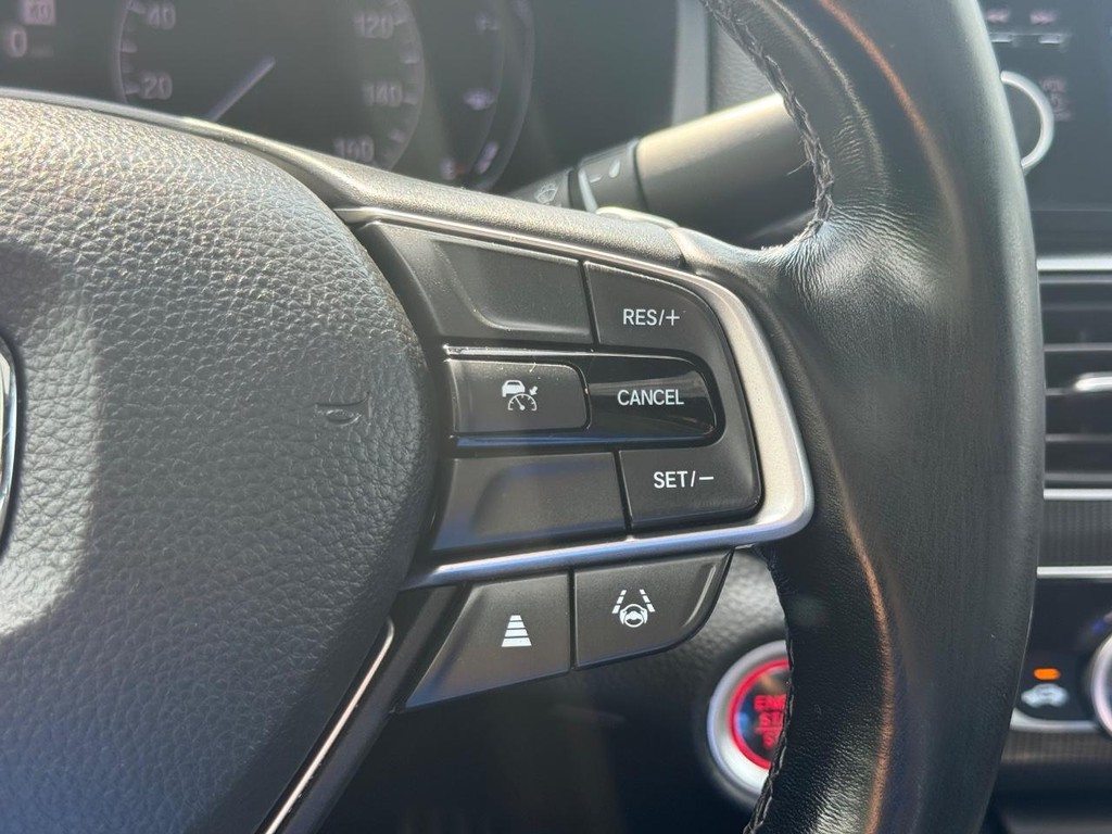 Honda Accord Sedan Vehicle Full-screen Gallery Image 15