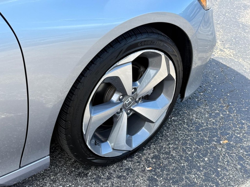 Honda Accord Sedan Vehicle Full-screen Gallery Image 07