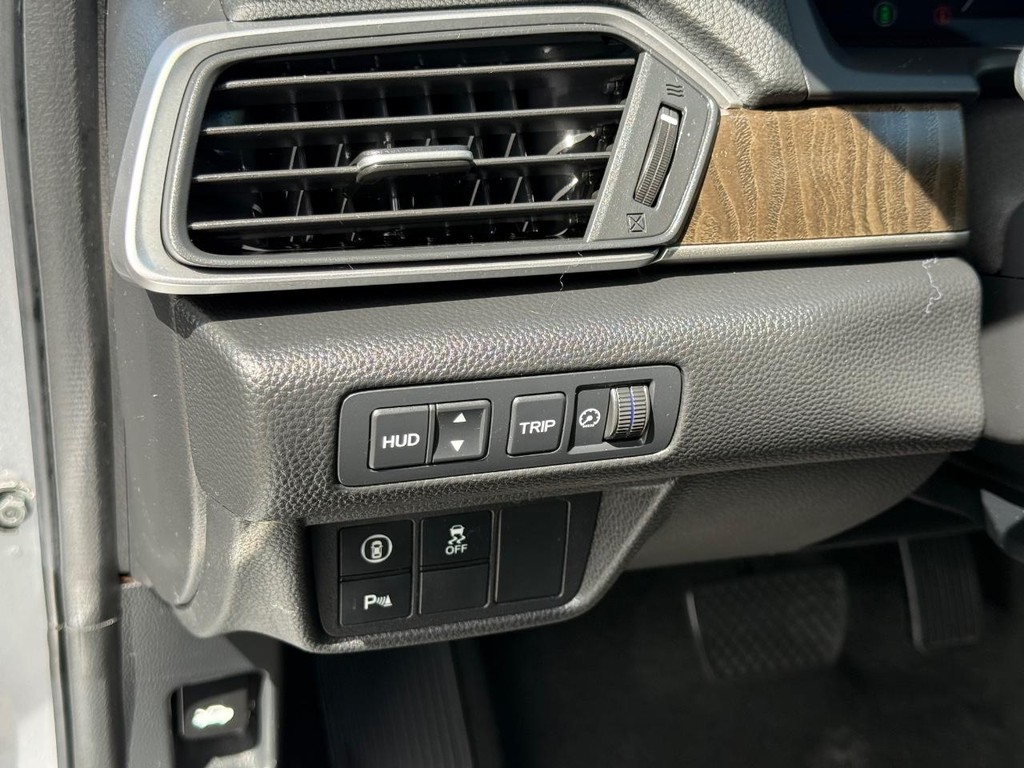 Honda Accord Sedan Vehicle Full-screen Gallery Image 23