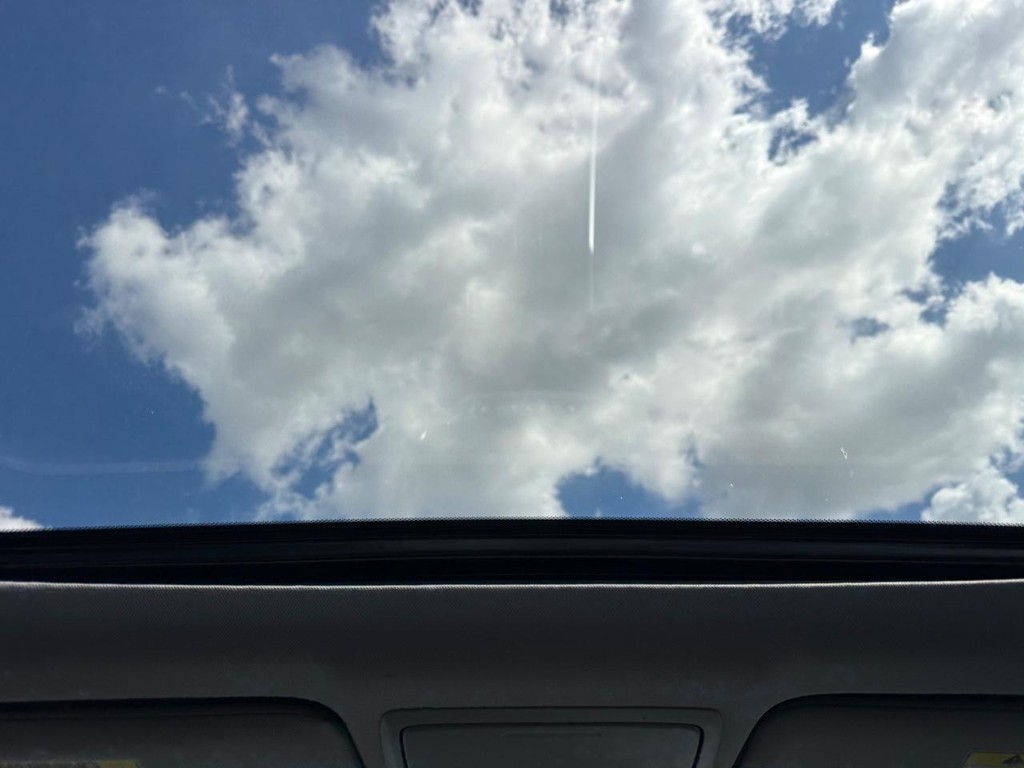 Honda Accord Sedan Vehicle Full-screen Gallery Image 12