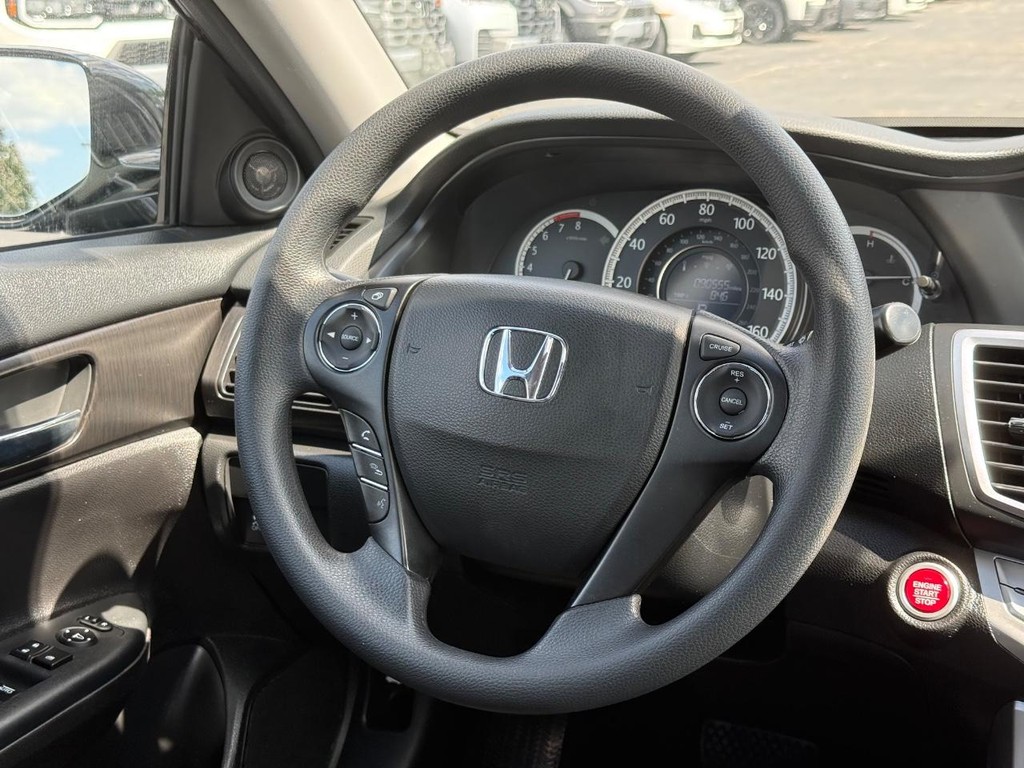 Honda Accord Sedan Vehicle Full-screen Gallery Image 14