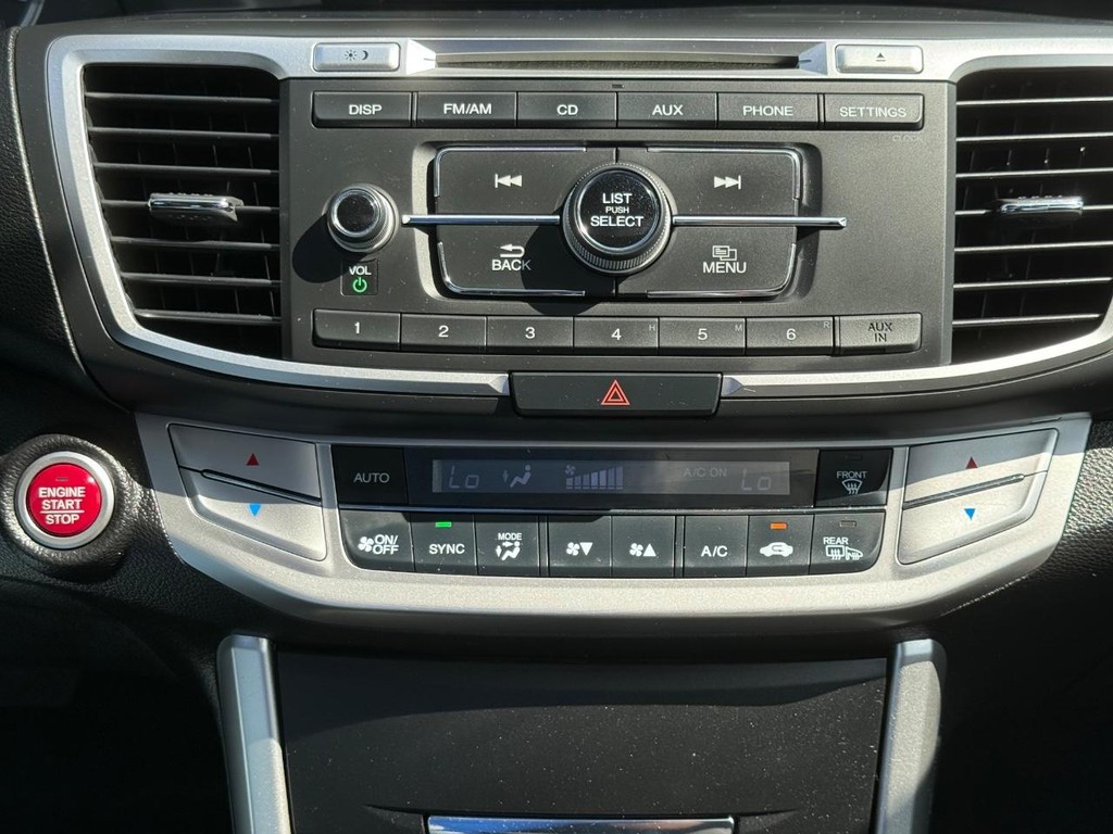 Honda Accord Sedan Vehicle Full-screen Gallery Image 19