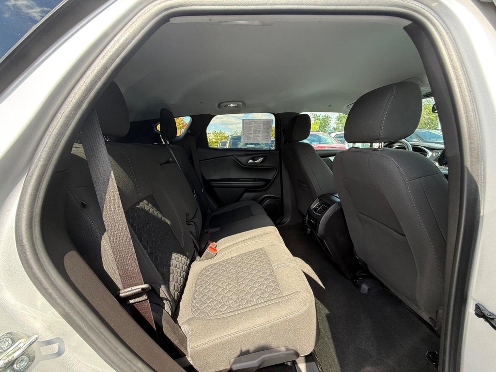 Chevrolet Blazer Vehicle Full-screen Gallery Image 11