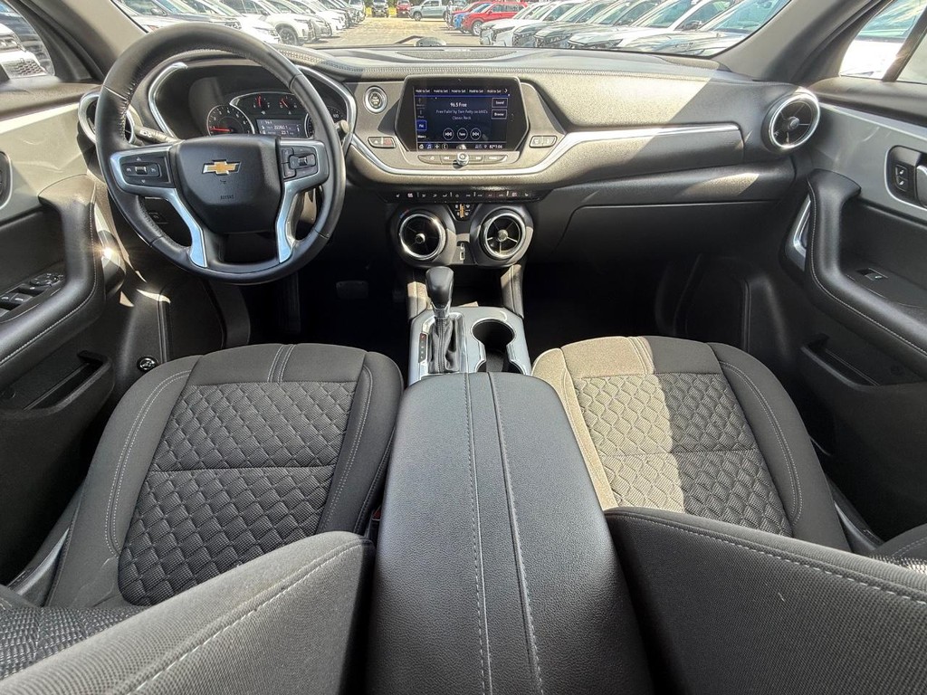 Chevrolet Blazer Vehicle Full-screen Gallery Image 12