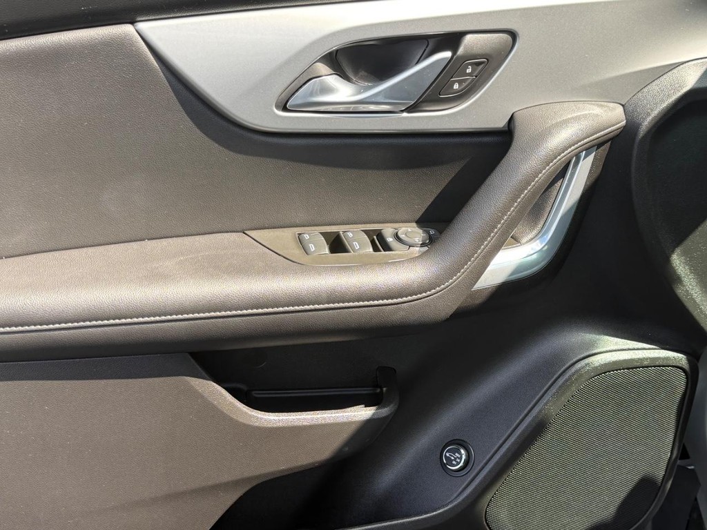 Chevrolet Blazer Vehicle Full-screen Gallery Image 23