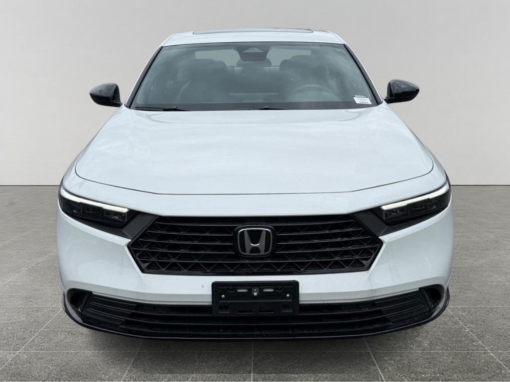 Honda Accord Hybrid Vehicle Full-screen Gallery Image 09