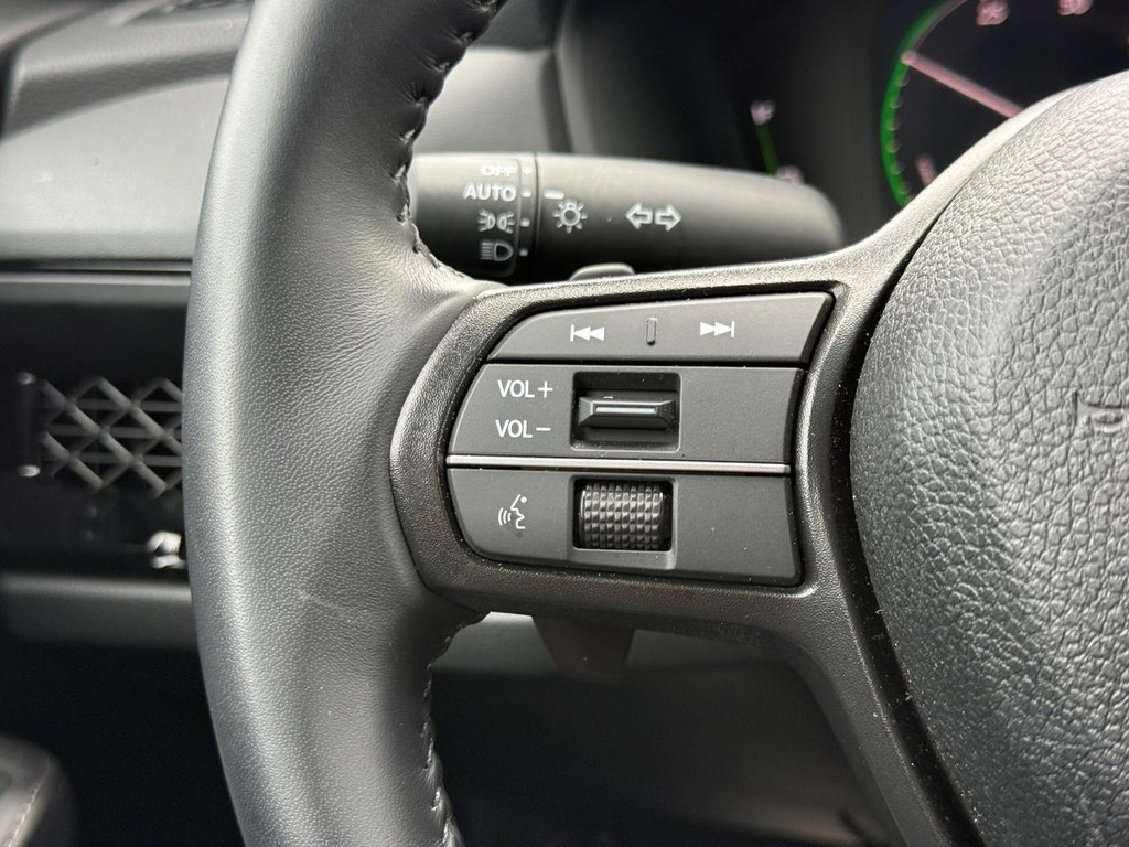 Honda Accord Hybrid Vehicle Full-screen Gallery Image 15