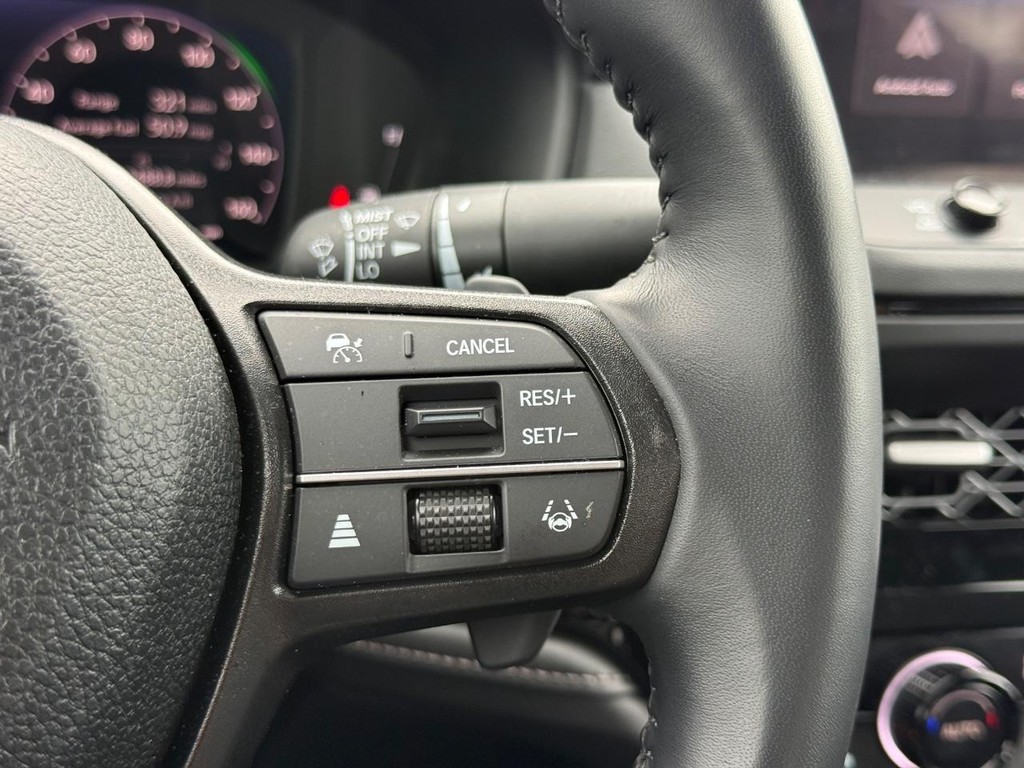 Honda Accord Hybrid Vehicle Full-screen Gallery Image 16