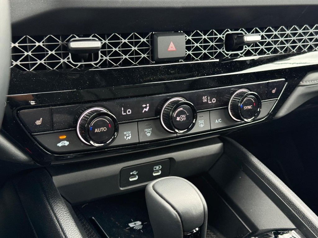 Honda Accord Hybrid Vehicle Full-screen Gallery Image 18