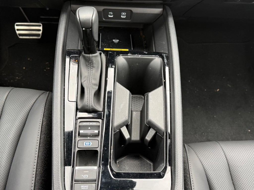 Honda Accord Hybrid Vehicle Full-screen Gallery Image 19