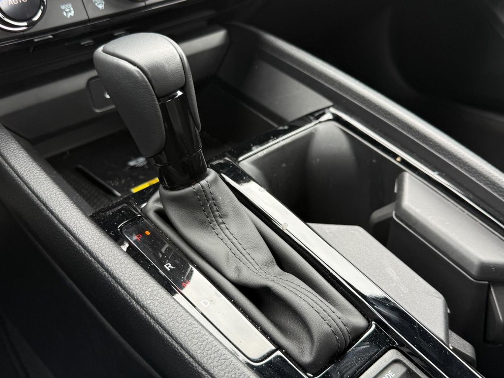 Honda Accord Hybrid Vehicle Full-screen Gallery Image 20