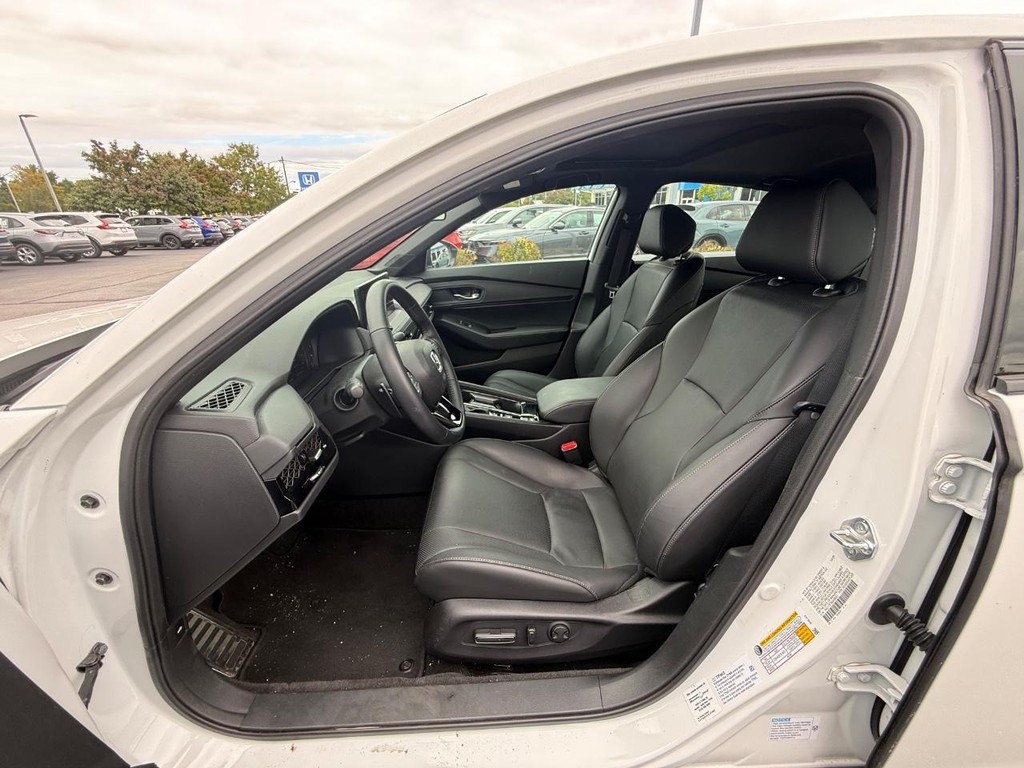 Honda Accord Hybrid Vehicle Full-screen Gallery Image 24