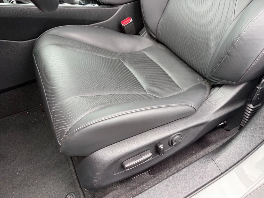 Honda Accord Hybrid Vehicle Full-screen Gallery Image 25