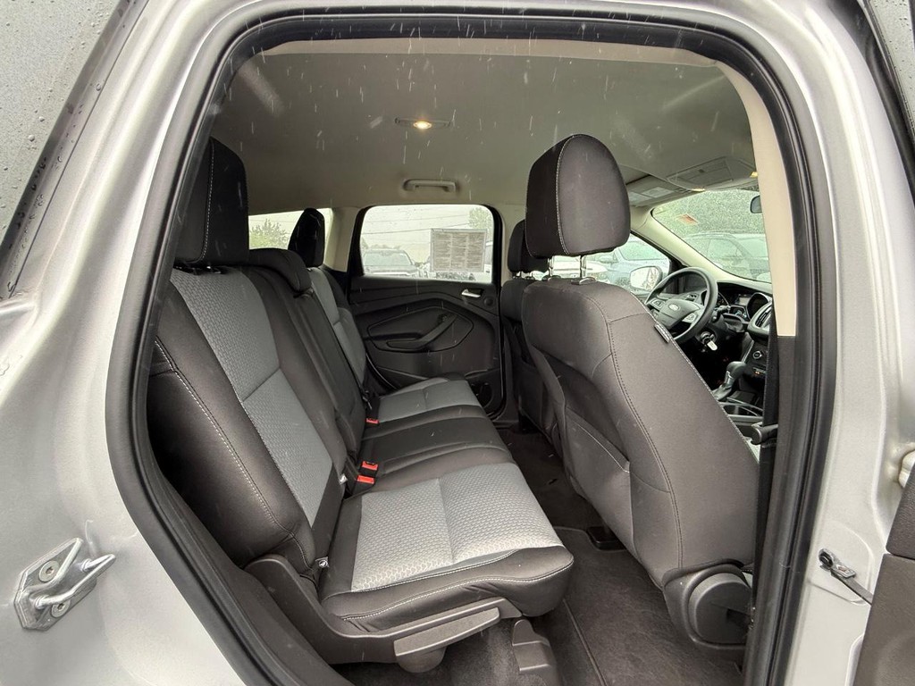 Ford Escape Vehicle Full-screen Gallery Image 11