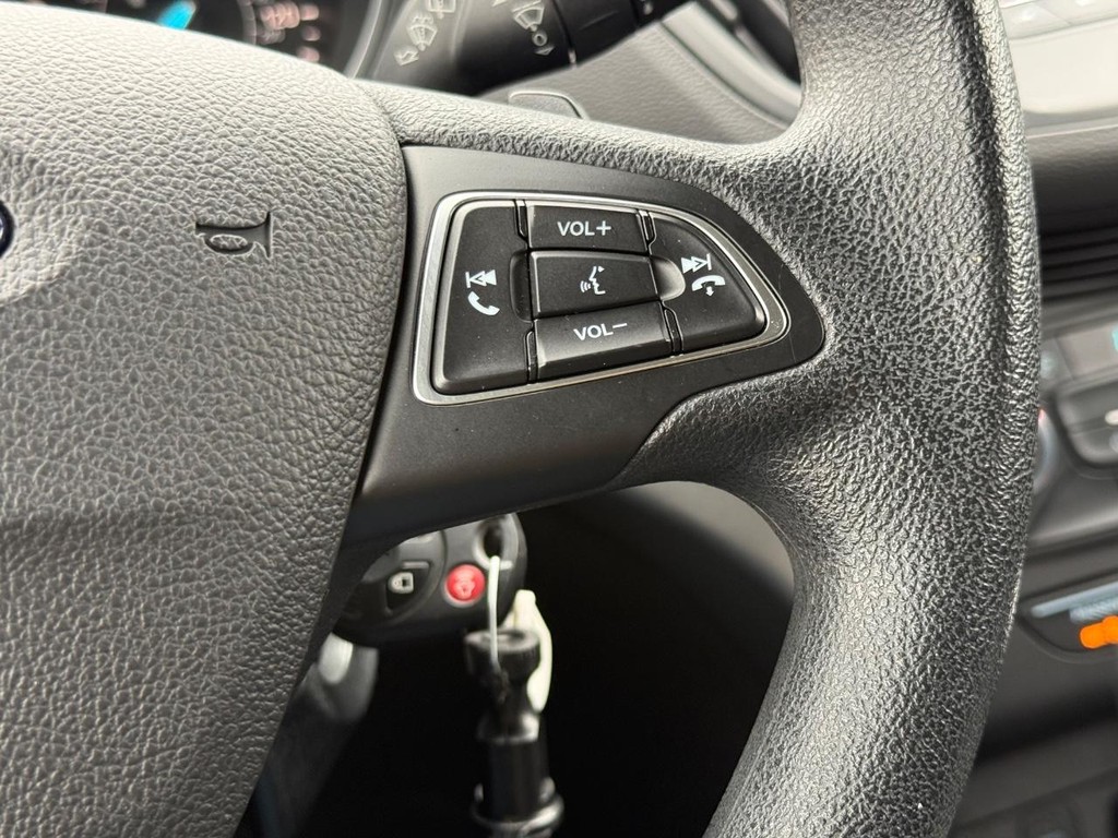 Ford Escape Vehicle Full-screen Gallery Image 15