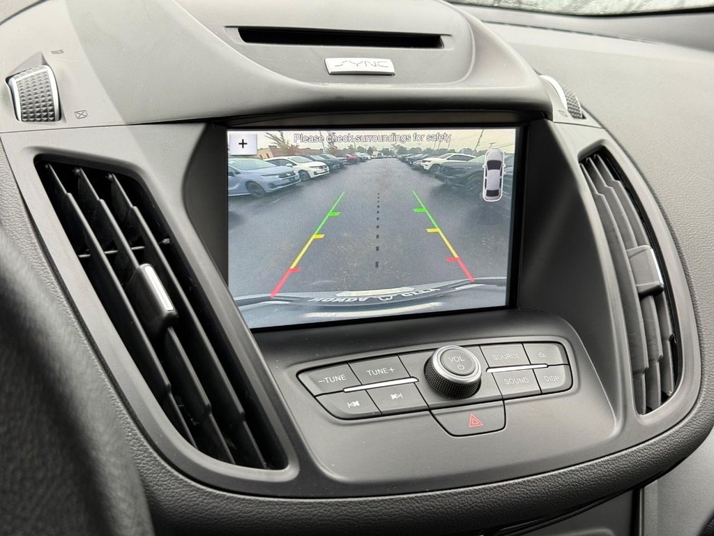 Ford Escape Vehicle Full-screen Gallery Image 17