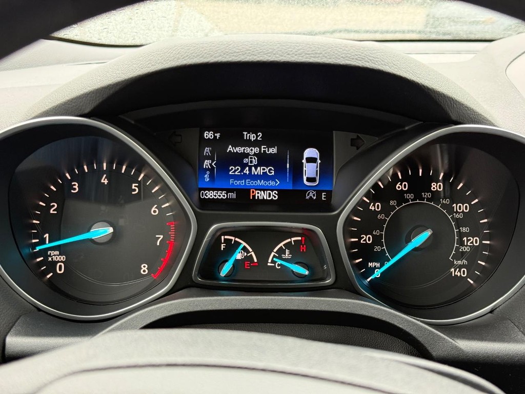 Ford Escape Vehicle Full-screen Gallery Image 21