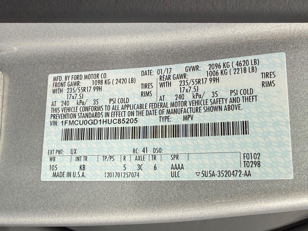 Ford Escape Vehicle Full-screen Gallery Image 26