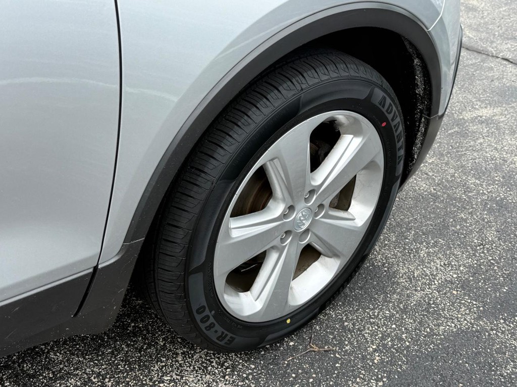 Buick Encore Vehicle Full-screen Gallery Image 07