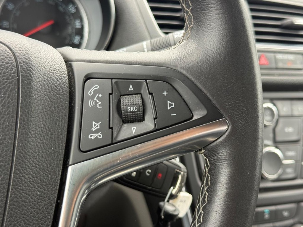 Buick Encore Vehicle Full-screen Gallery Image 15