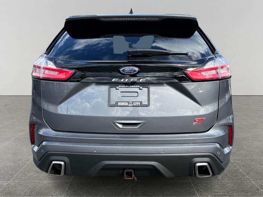 Ford Edge Vehicle Full-screen Gallery Image 04