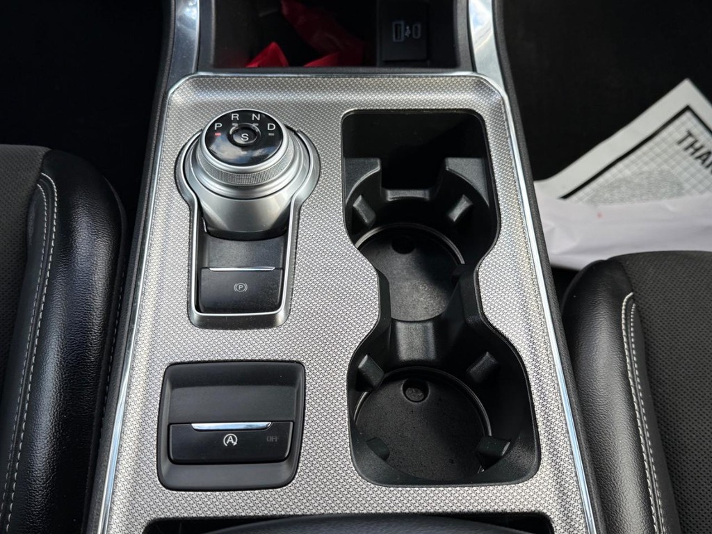 Ford Edge Vehicle Full-screen Gallery Image 18