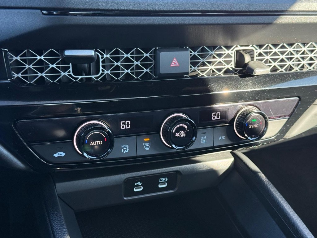 Honda Accord Hybrid Vehicle Full-screen Gallery Image 20