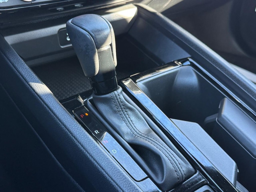 Honda Accord Hybrid Vehicle Full-screen Gallery Image 21