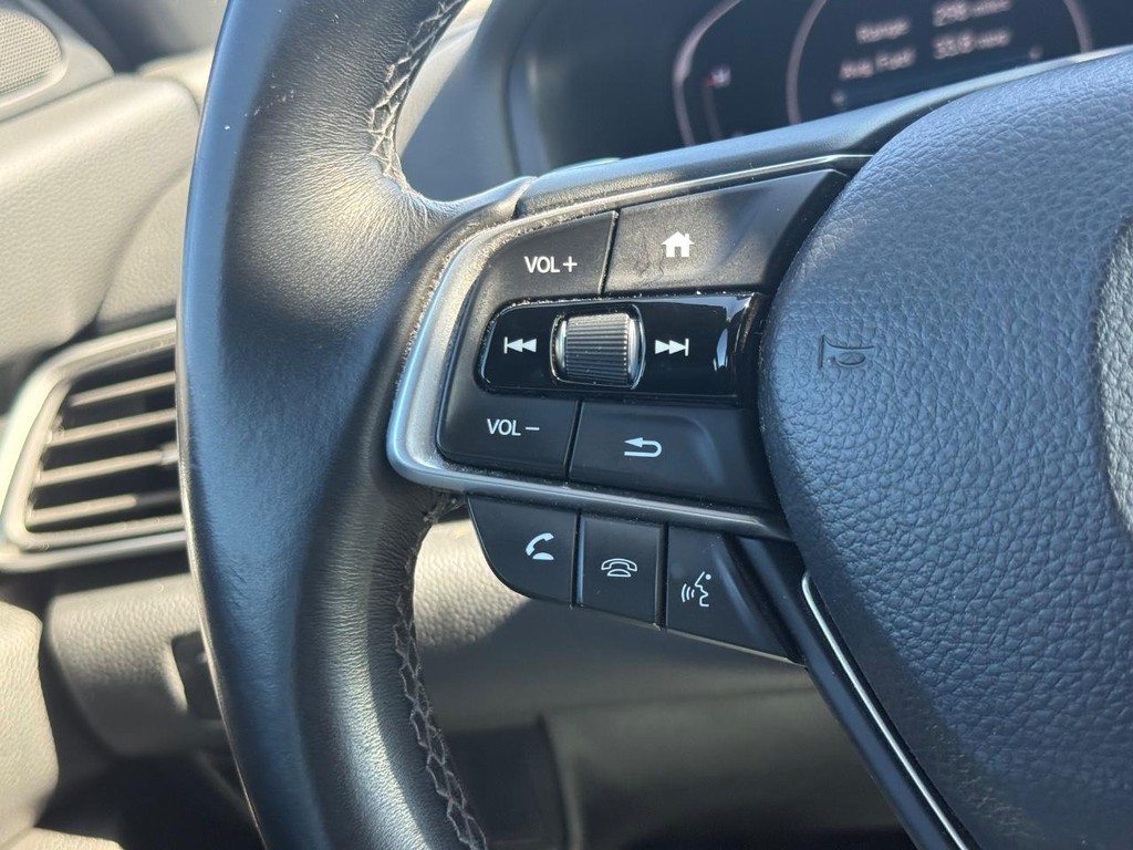 Honda Accord Sedan Vehicle Full-screen Gallery Image 14