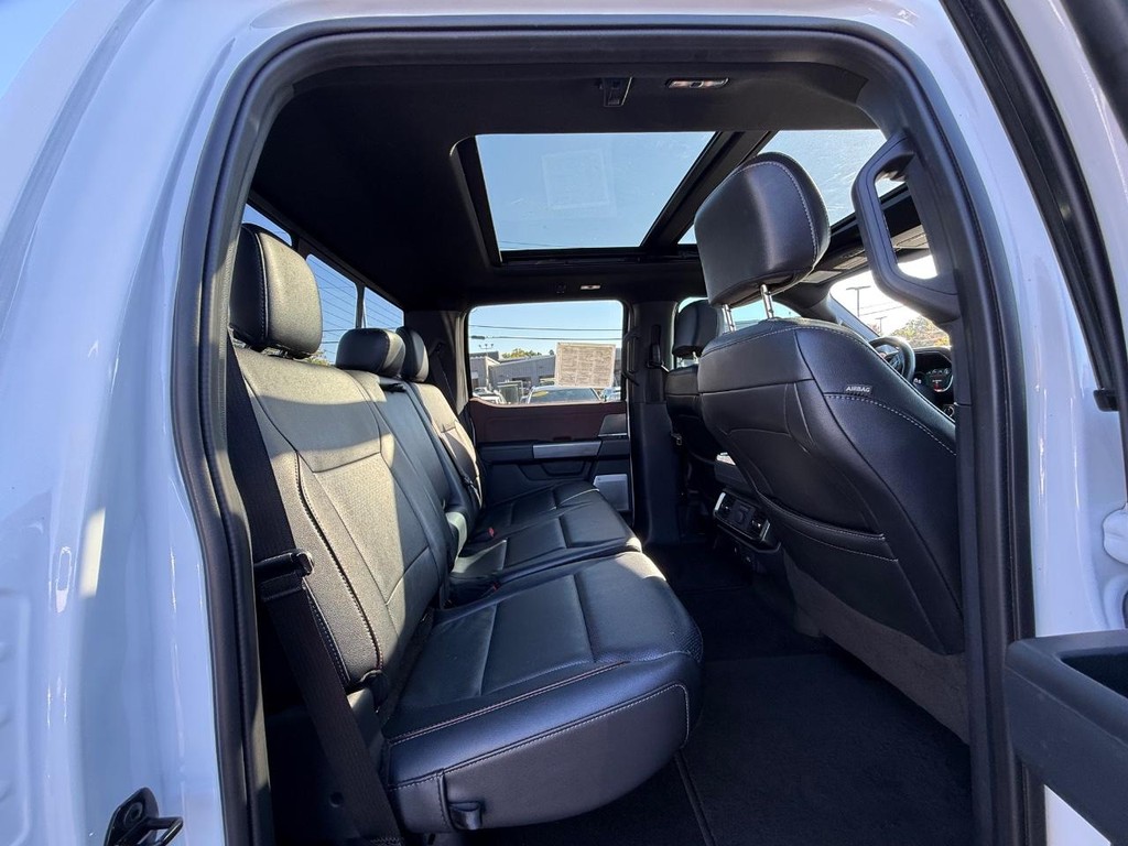 Ford F-150 Vehicle Full-screen Gallery Image 11