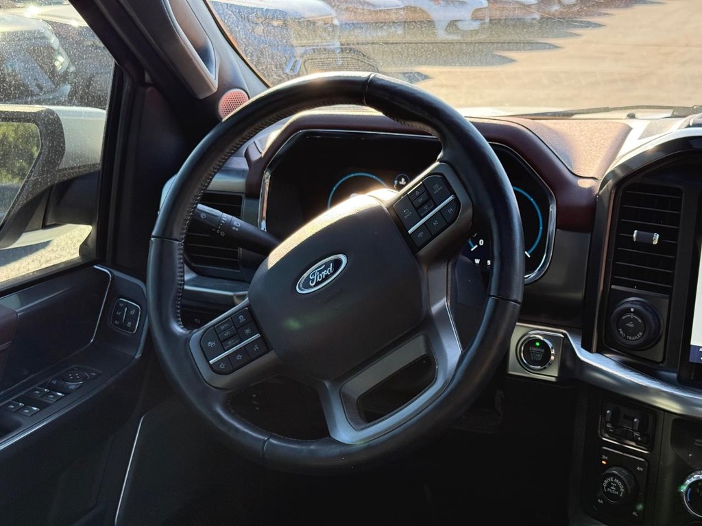 Ford F-150 Vehicle Full-screen Gallery Image 14