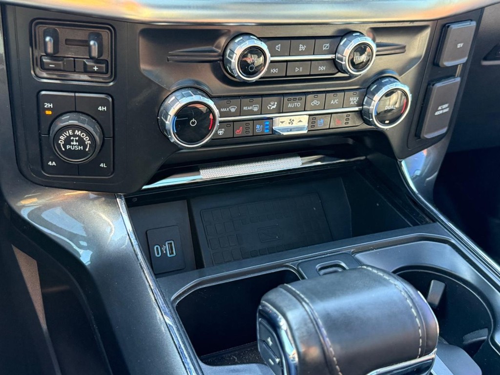 Ford F-150 Vehicle Full-screen Gallery Image 20