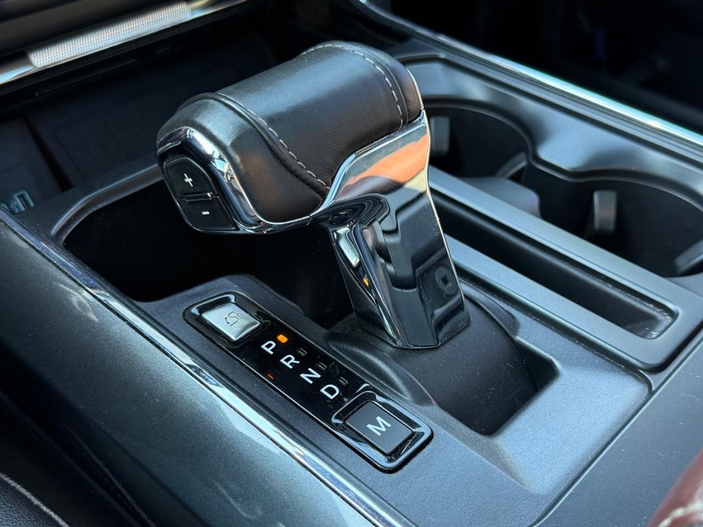 Ford F-150 Vehicle Full-screen Gallery Image 21
