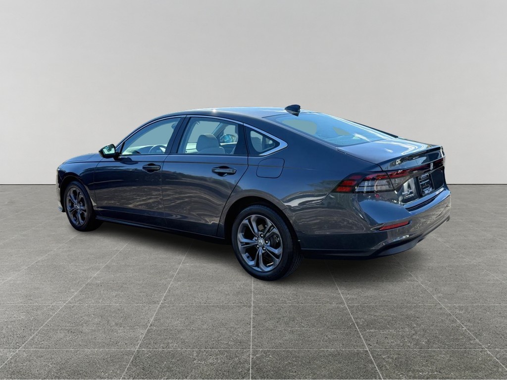 Honda Accord Sedan Vehicle Full-screen Gallery Image 03