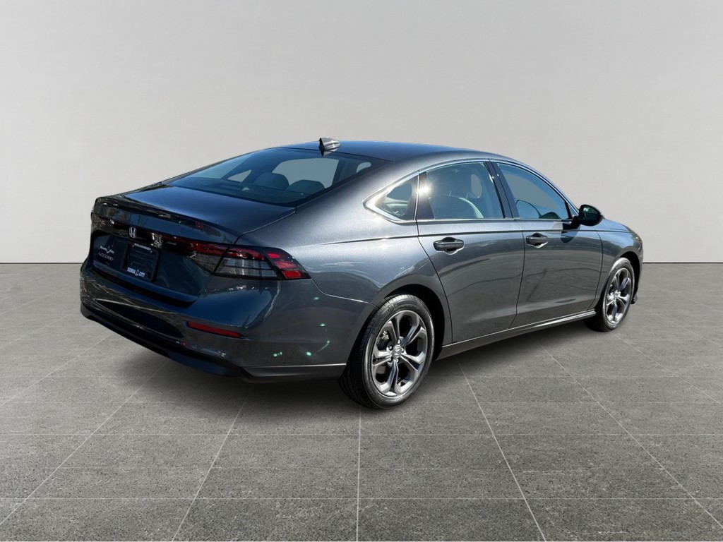 Honda Accord Sedan Vehicle Full-screen Gallery Image 05