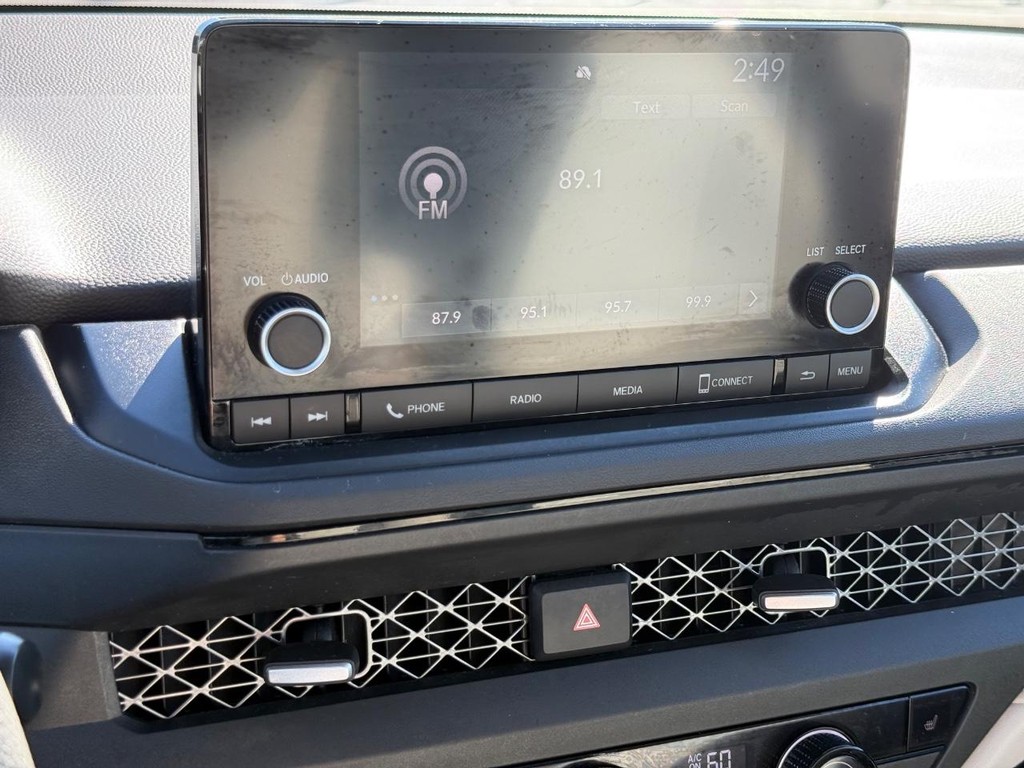 Honda Accord Sedan Vehicle Full-screen Gallery Image 17