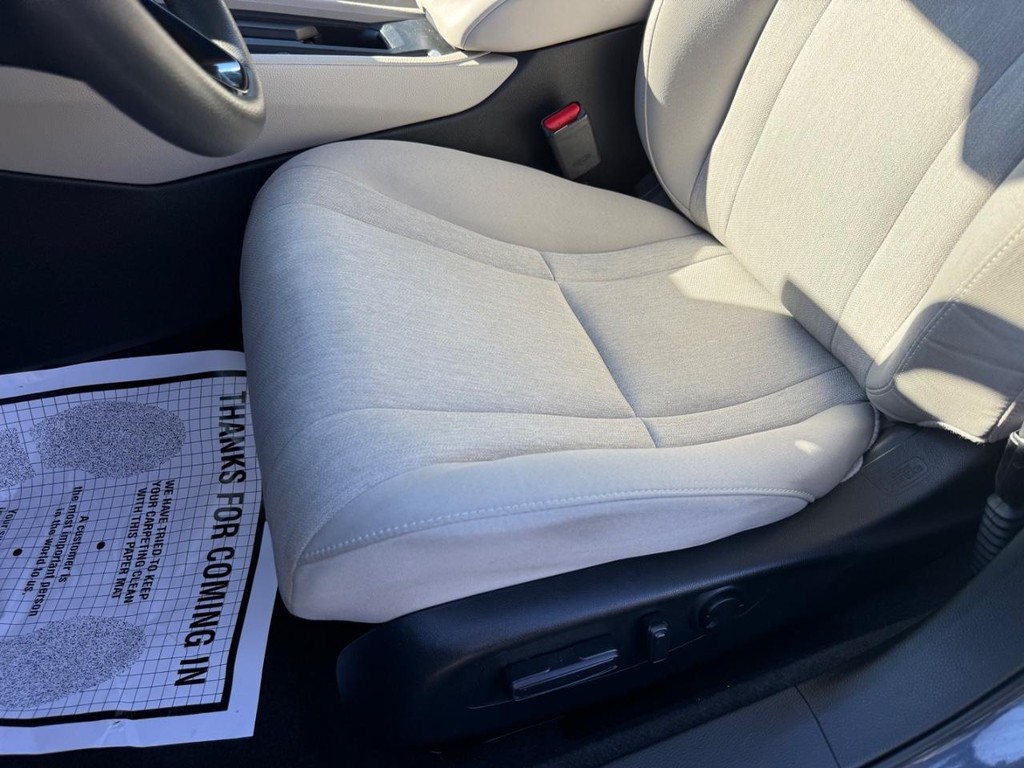 Honda Accord Sedan Vehicle Full-screen Gallery Image 26