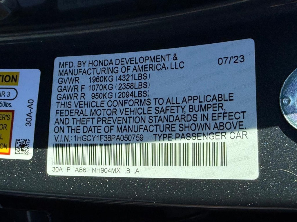 Honda Accord Sedan Vehicle Full-screen Gallery Image 27