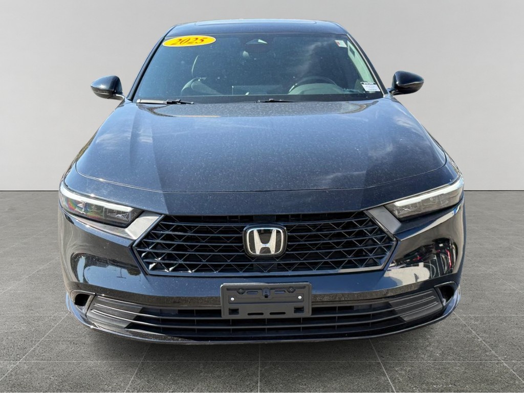 Honda Accord Hybrid Vehicle Full-screen Gallery Image 09