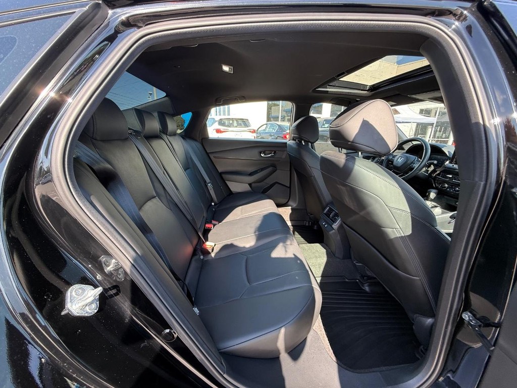 Honda Accord Hybrid Vehicle Full-screen Gallery Image 11