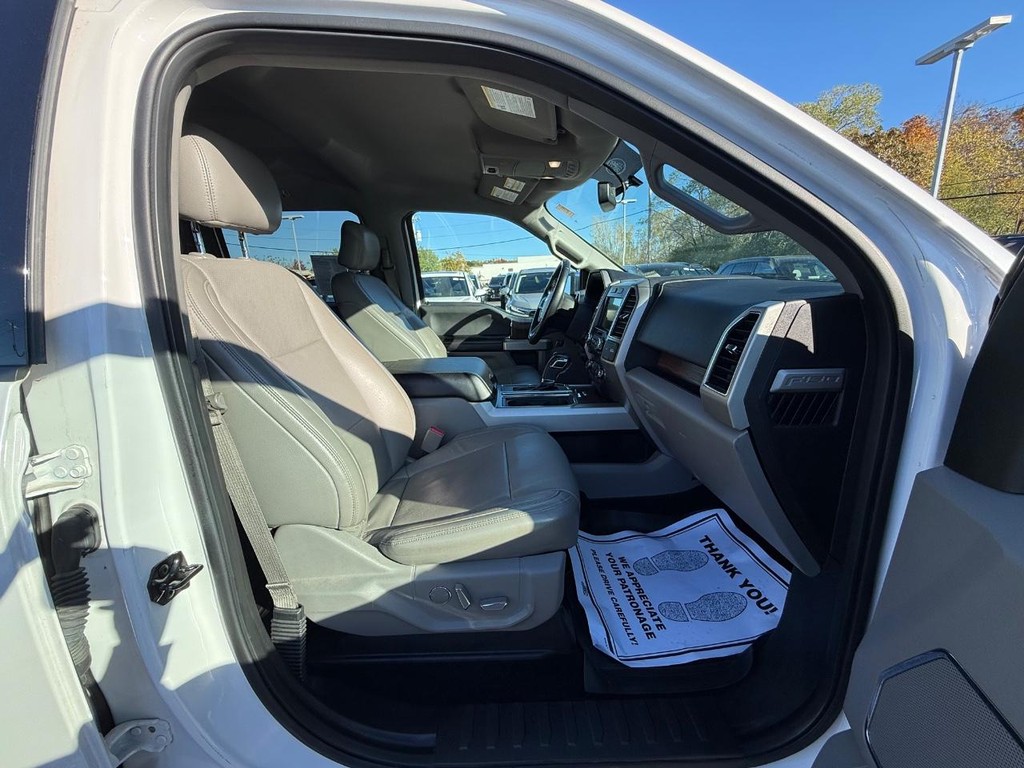 Ford F-150 Vehicle Full-screen Gallery Image 11