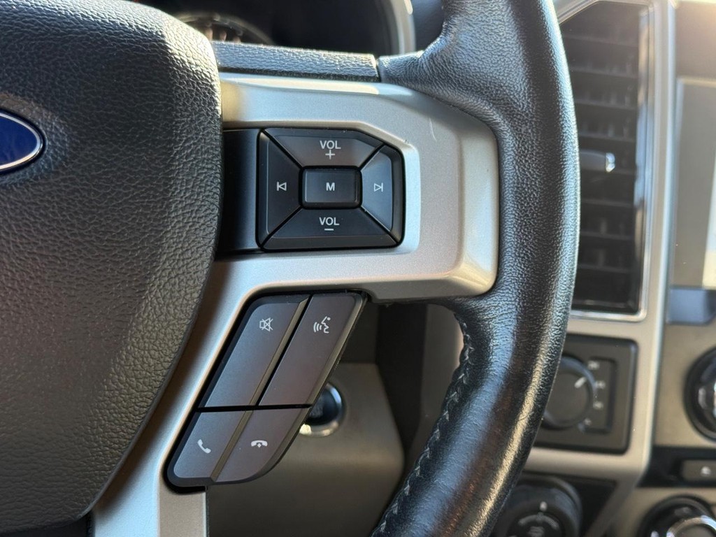 Ford F-150 Vehicle Full-screen Gallery Image 16