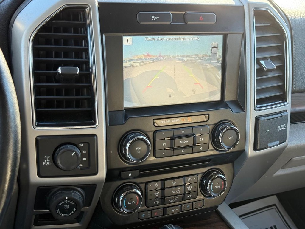 Ford F-150 Vehicle Full-screen Gallery Image 18
