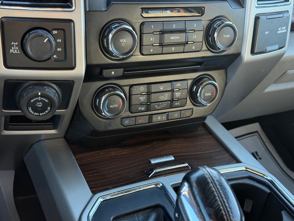 Ford F-150 Vehicle Full-screen Gallery Image 20