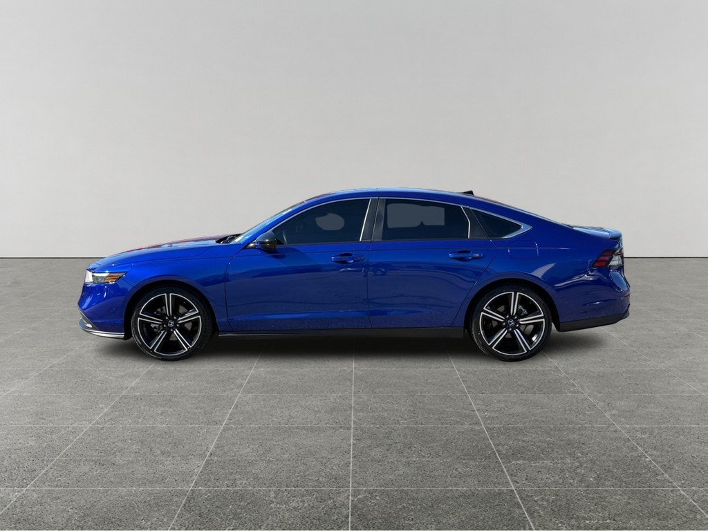 Honda Accord Hybrid Vehicle Full-screen Gallery Image 02