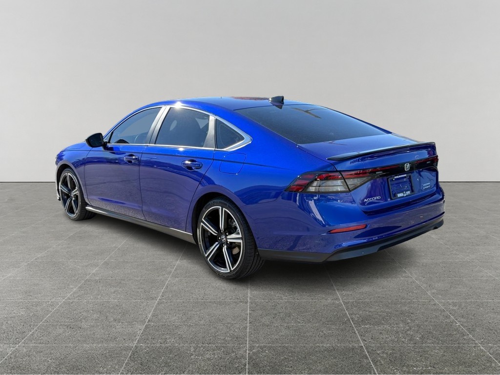 Honda Accord Hybrid Vehicle Full-screen Gallery Image 03