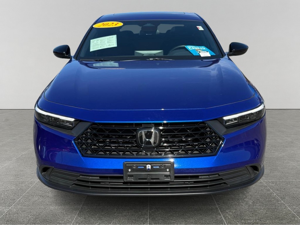 Honda Accord Hybrid Vehicle Full-screen Gallery Image 09
